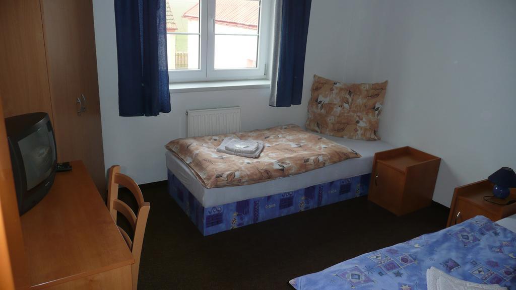 Penzion Hajsky Mlyn Nebanice Buitenkant foto